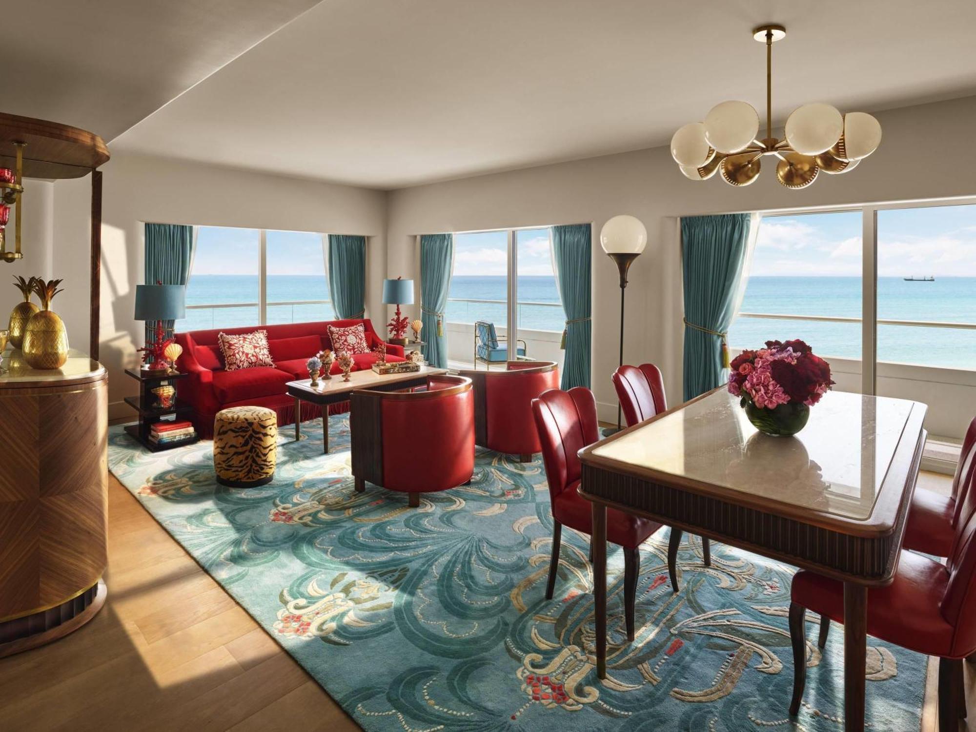 Premier Corner One-Bedroom King Suite - Ocean Front